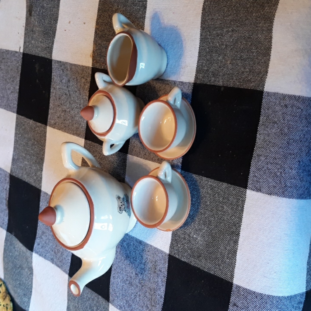 Boyd's Bearware Pottery Works mini tea set